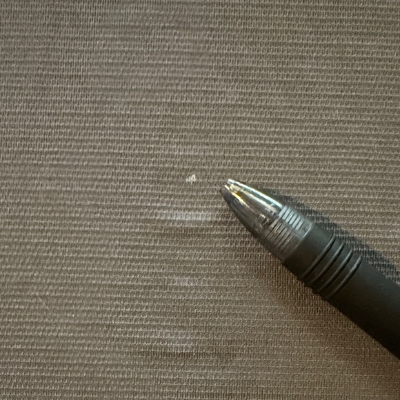 Lululemon Shirt Large. ****Minor Defects. See pictures Read Description***** - Picture 4 of 12